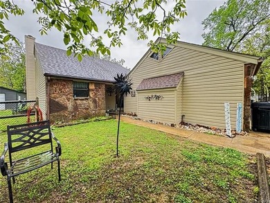 Embrace the ultimate river lifestyle in this beautifully updated - photo 11