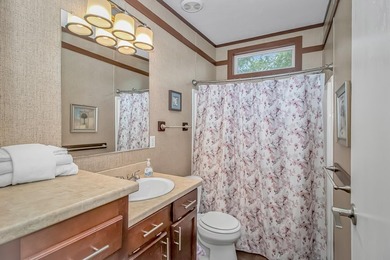 This very open and spacious 3 Bedroom, 2 Bath beach house is - photo 14