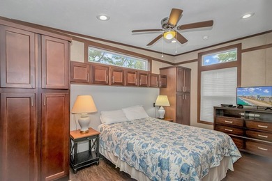 This very open and spacious 3 Bedroom, 2 Bath beach house is - photo 15