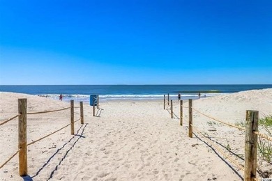 This very open and spacious 3 Bedroom, 2 Bath beach house is - photo 25