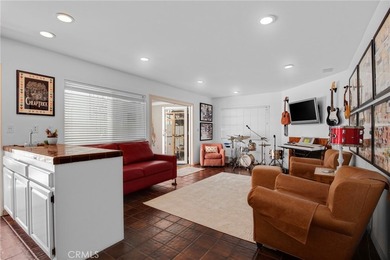 Perched high on a corner lot in Manhattan Beach's desirable Sand - photo 10