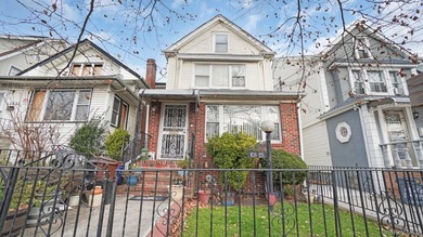 Welcome home! Discover the perfect Blend of space, comfort, and - photo 1
