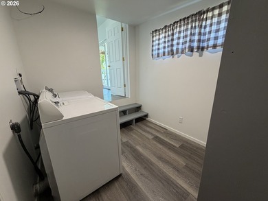 Escape to comfort and adventure in this charming 1-bedroom - photo 16