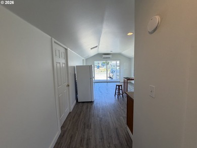 Escape to comfort and adventure in this charming 1-bedroom - photo 17
