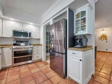 Welcome to your charming and bright Royal Oak Hills home in Boca - photo 24