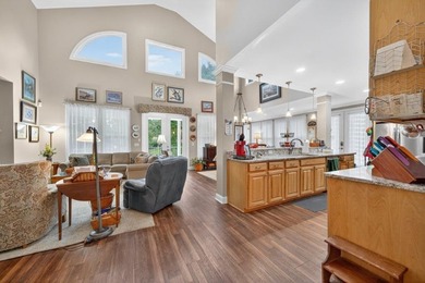 Beautiful big house on a beautiful large lot in a great area on - photo 9