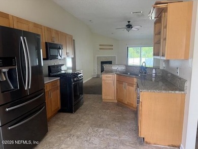 3 BED 2 BATH Single family home located in Hannah Stables. Home - photo 8