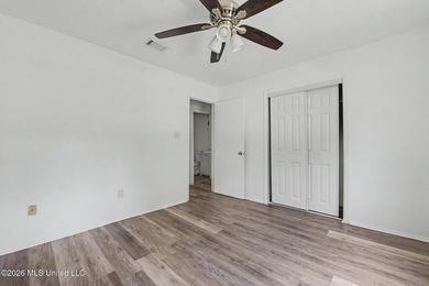 Duplex on 3+ Acres | Multifamily Zoned | No HOA | Near Seabee - photo 8