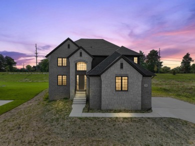 Waterstone Lake Home For Sale in Oxford Michigan