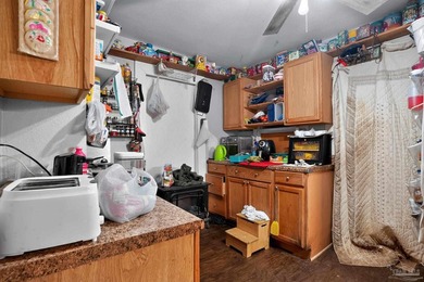 Charming 3-bedroom, 1-bath home offering a functional layout - photo 12
