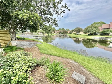 This beautiful Beachwalk Villa is being sold fully furnished and - photo 29