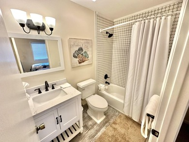 This beautiful Beachwalk Villa is being sold fully furnished and - photo 37
