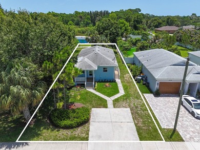Completely renovated and full of charm, this beautiful 3-bedroom - photo 3