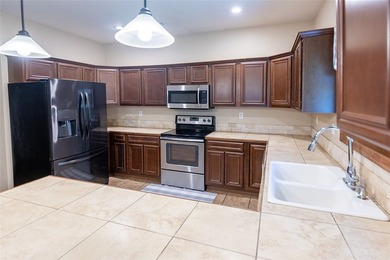 ***$10,000 SELLER ALLOWANCE!*** Use it toward closing costs - photo 4