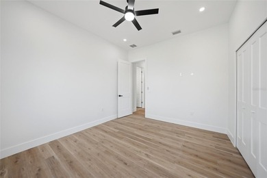 New 2026 construction 3-bedroom, 3-bathroom single-family home - photo 14