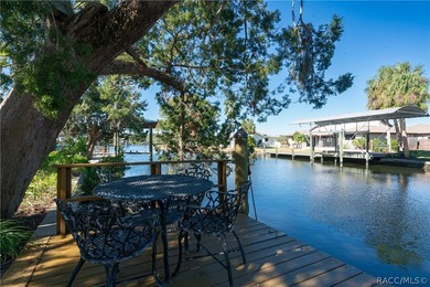 Looking for a waterfront home to make your own? Check out this - photo 4