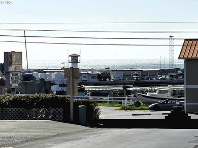 Cute lil park model across the road from the Port of Brookings - photo 36