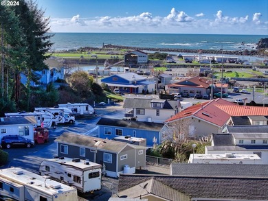Cute lil park model across the road from the Port of Brookings - photo 37