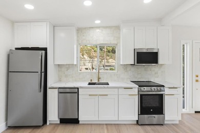Rare opportunity to own a fully remodeled property in the heart - photo 40