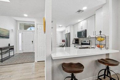 Fully renovated 2-bedroom, 2-bathroom townhouse in sought after - photo 8