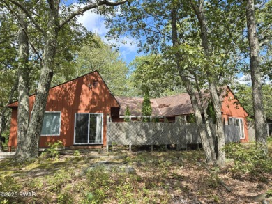 Lake Home For Sale in Lords Valley, Pennsylvania
