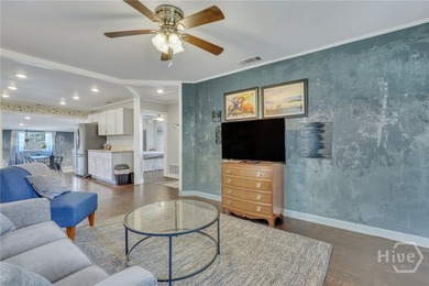 OVER 1600 RENOVATED SQUARE FEET SITUATED ON A DOUBLE LOT!! - photo 8