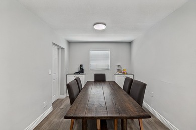 Beautifully updated 2-bedroom, 2-bath home with a versatile - photo 5