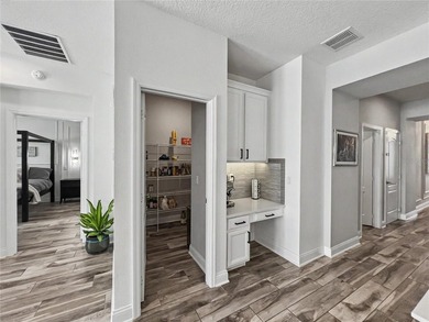 Welcome to this beautifully maintained 3-bedroom, 2-bath home - photo 7