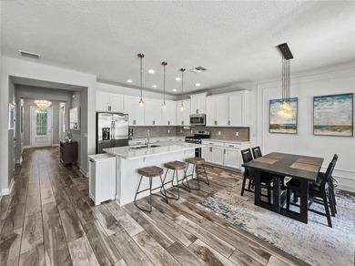 Welcome to this beautifully maintained 3-bedroom, 2-bath home - photo 10