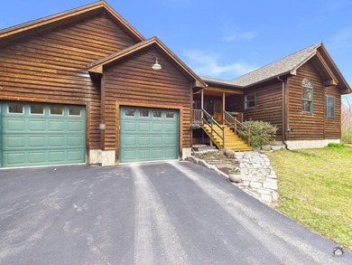 GORGEOUS WATERFRONT PROPERTY! Looking for the perfect waterfront - photo 3
