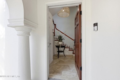 Rare opportunity to own oceanfront property in highly desirable - photo 6