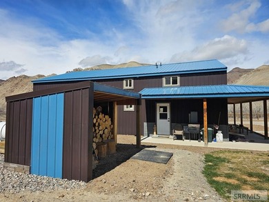 This custom-built Barn dominium on 1.5 acres of fully fenced - photo 11