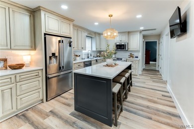Beautifully updated 5 bedroom, 3.5 bath home with approx 3 - photo 12
