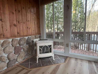Welcome to your Up North escape on Sutherland Lake. With 90 feet - photo 16