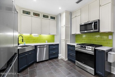Welcome to this beautifully updated 1921 bungalow in historic - photo 9