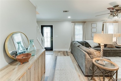 Beautifully updated 5 bedroom, 3.5 bath home with approx 3 - photo 19
