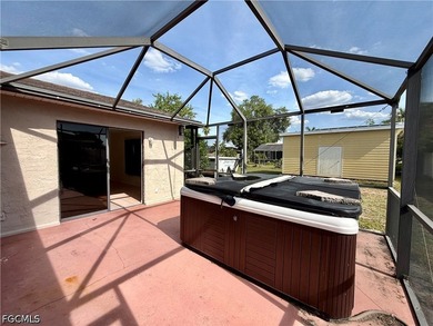 Conveniently located in Southeast Cape Coral near schools, parks - photo 22