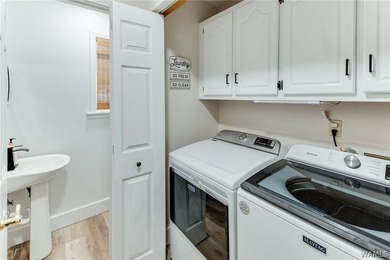 Beautifully updated 5 bedroom, 3.5 bath home with approx 3 - photo 22