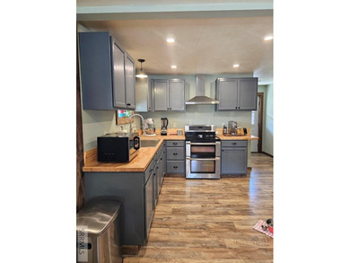 This custom-built Barn dominium on 1.5 acres of fully fenced - photo 25