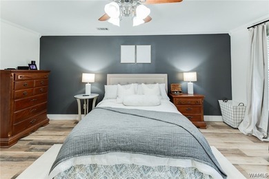 Beautifully updated 5 bedroom, 3.5 bath home with approx 3 - photo 26