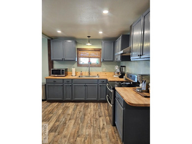 This custom-built Barn dominium on 1.5 acres of fully fenced - photo 28