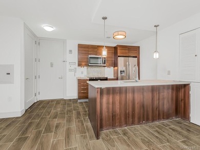 Grassy Sprain Lake  Condo For Sale in Yonkers New York