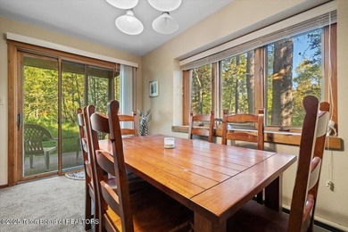 This well-appointed ground-floor unit in the Cottonwoods offers - photo 8