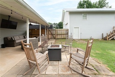 Beautifully updated 5 bedroom, 3.5 bath home with approx 3 - photo 38