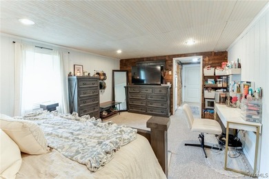 Beautifully updated 5 bedroom, 3.5 bath home with approx 3 - photo 47