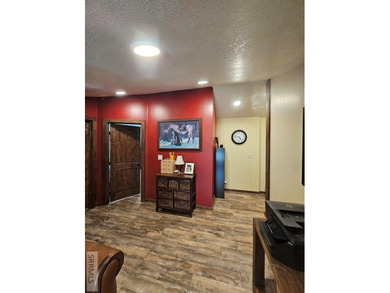 This custom-built Barn dominium on 1.5 acres of fully fenced - photo 50