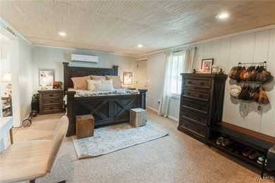 Beautifully updated 5 bedroom, 3.5 bath home with approx 3 - photo 50