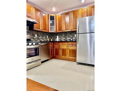 Location Location very convenient to shopping, supermarket and