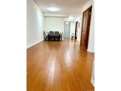 Location Location very convenient to shopping, supermarket and