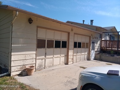 This Ranch style home is a Diamond in the ruff &amp; is being Sold